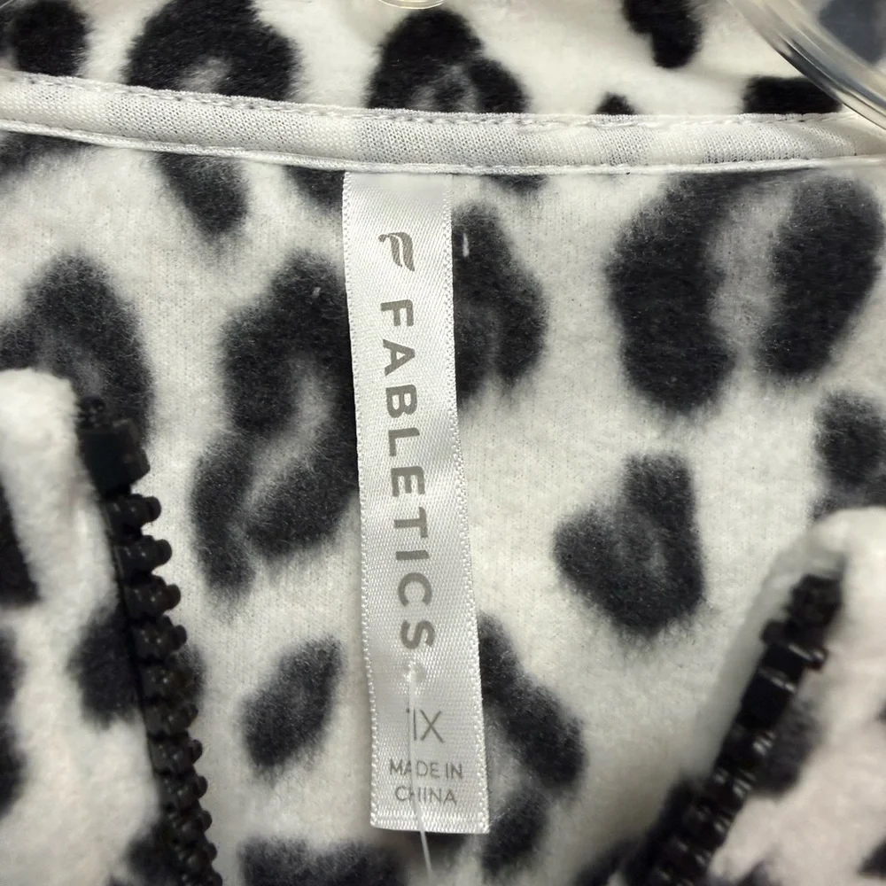 Fabletics Black and White Leopard Polar Fleece Zip-Up - Size 1X - Picture 7 of 7